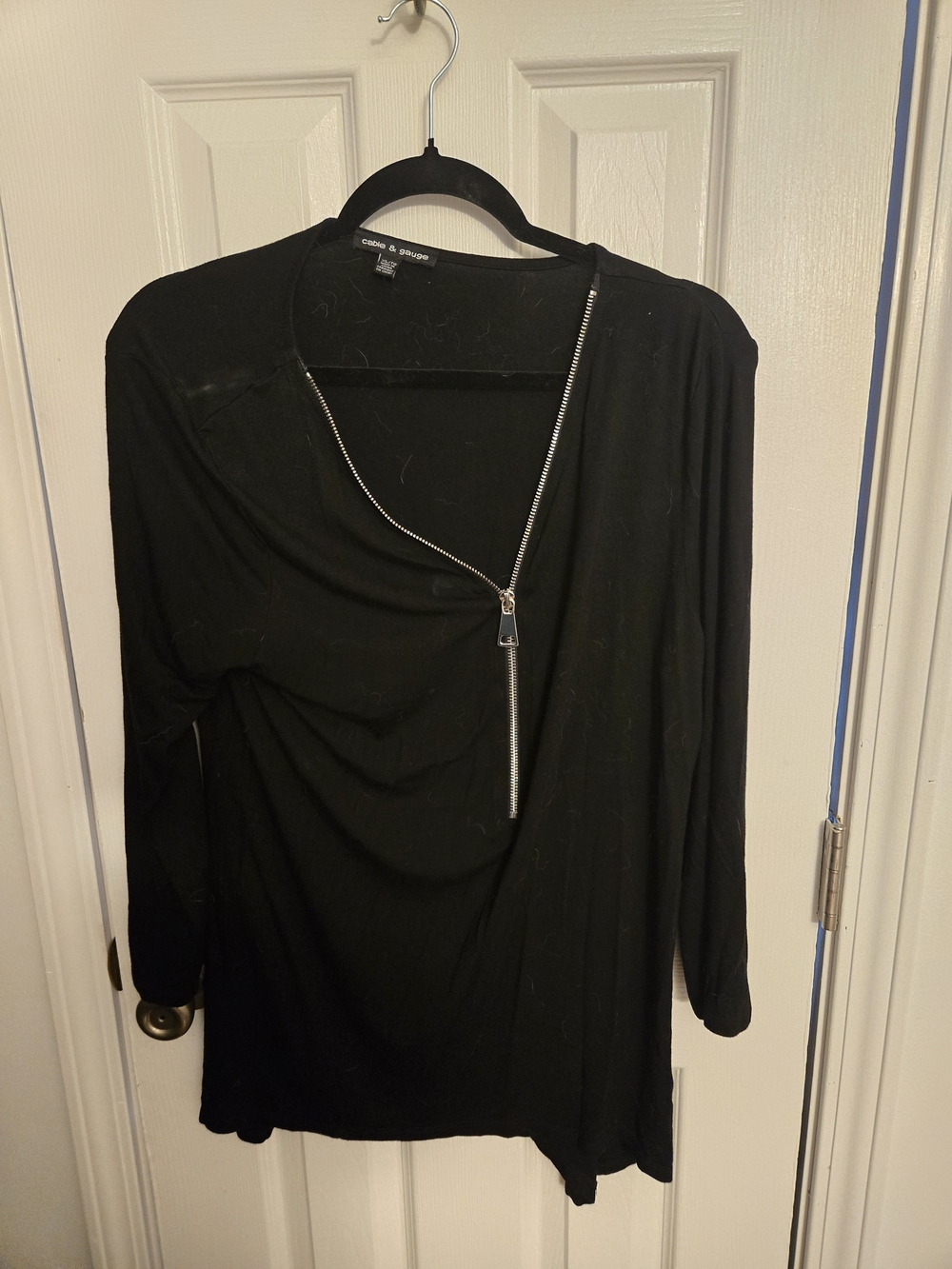 Cable & Gauge Black Branded Label Top
